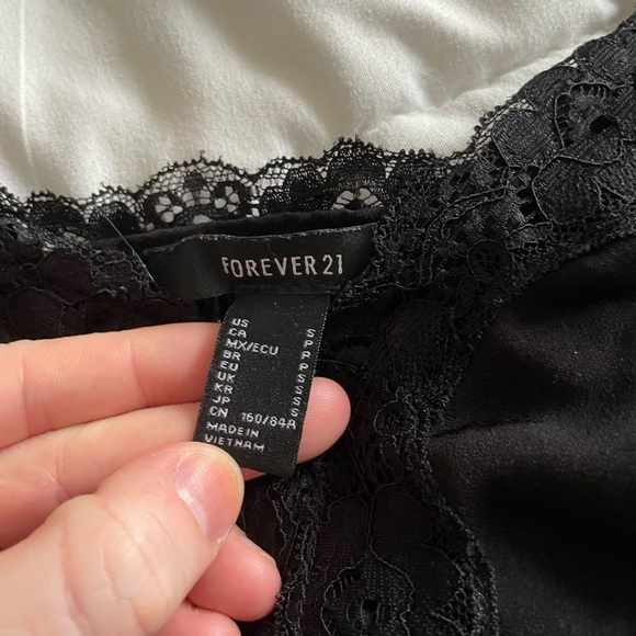 Forever 21 lace trim tank - Picture 3 of 3